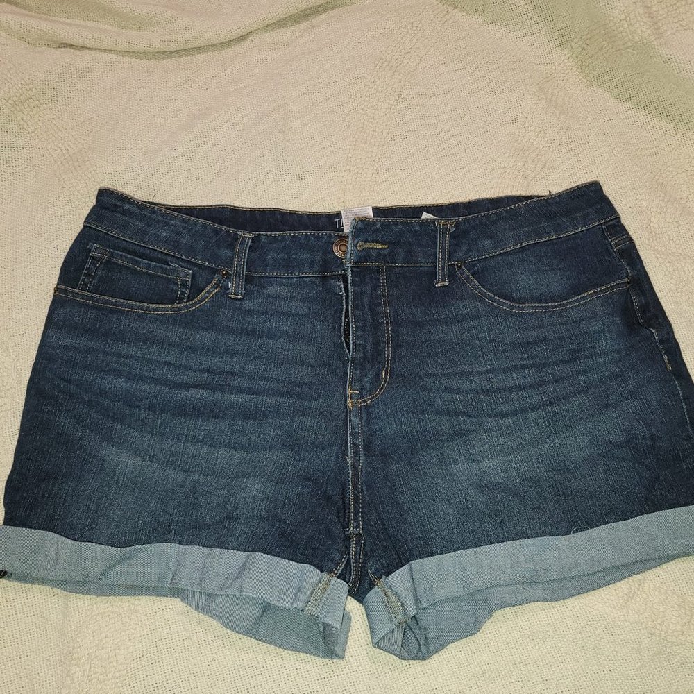 Women's Mid-Rise Dark Denim Shorts Size 16